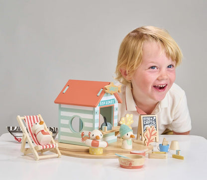 Tender Leaf Toys - Sandy’S Beach Hut - Wooden Toy Seagull Family with Fish and Chips Beach Hut and Accessories - Imaginative Play Set - Develop Creative Storytelling - Fine Motor Skills - Age 3+