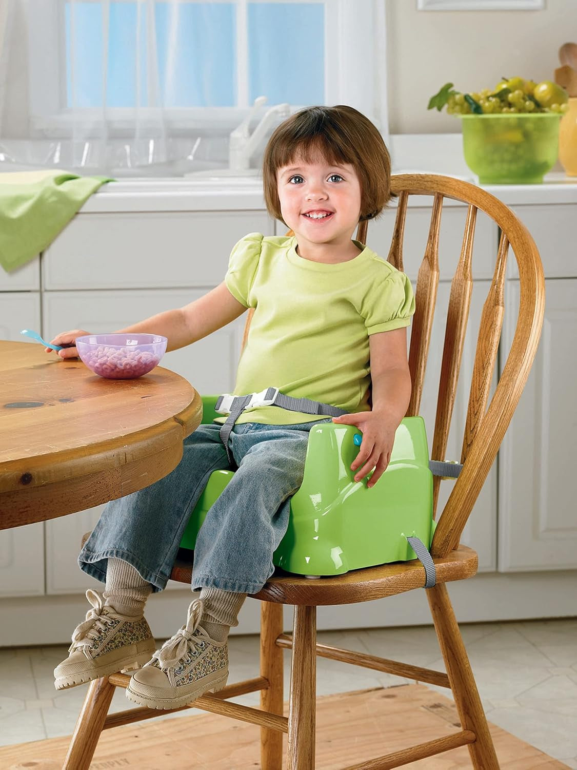 Fisher-Price Toddler Booster Seat Healthy Care, Green Adjustable Chair for Dining Table & Travel with Baby, Dishwasher Safe Tray