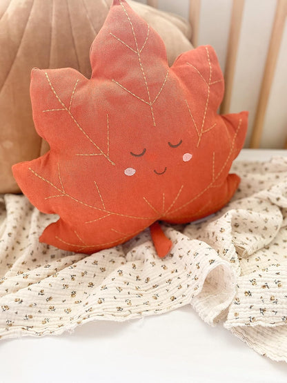 MON AMI Maple Leaf Accent Decor Plush Pillow – 16”, Huggable Leaf Shaped Pillow, Decorative Cushion for Child’S Bed or Couch, Hook for Wall Hanging, Great