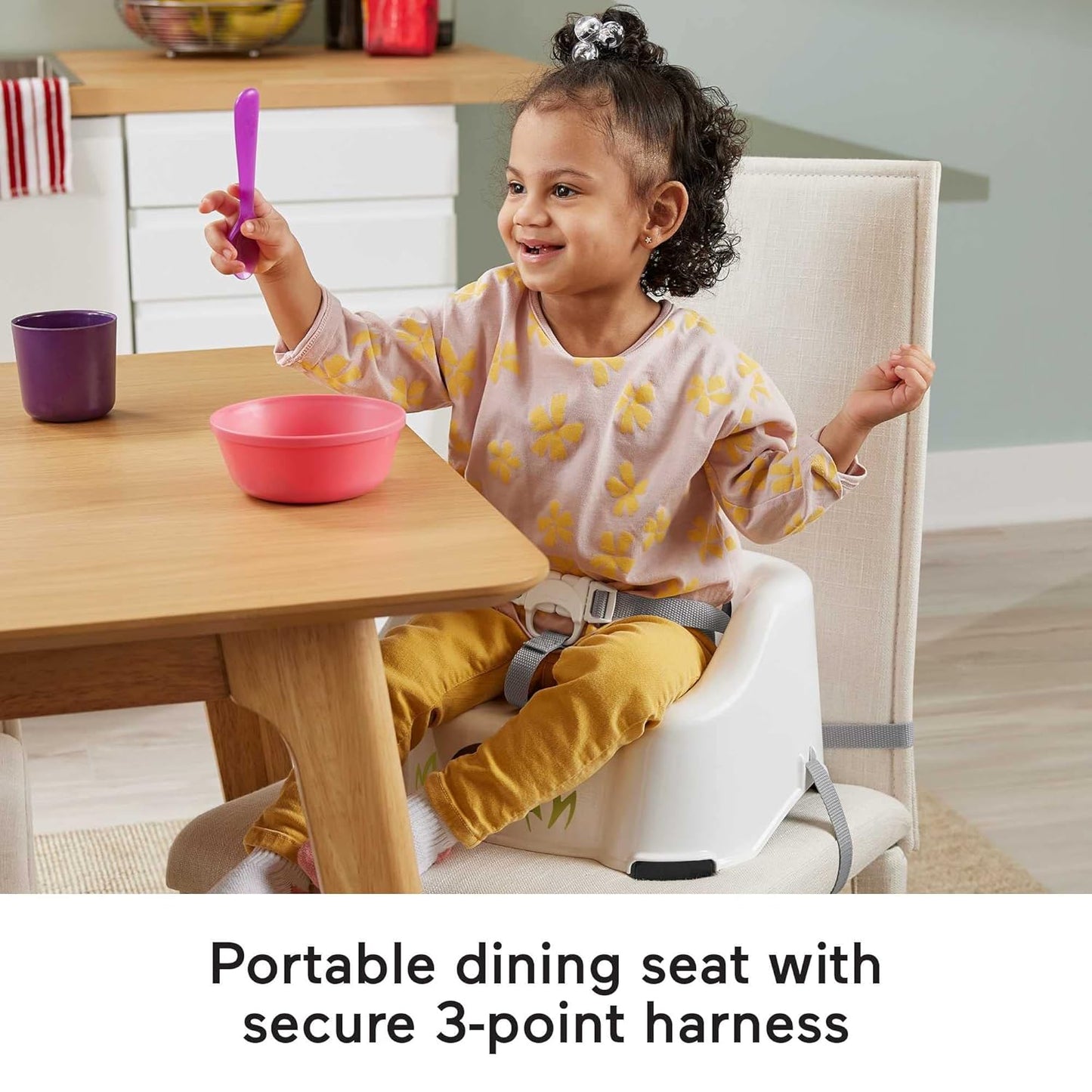 Fisher-Price Toddler Booster Seat Simple Clean & Comfort Panda Chair for Dining Table & Travel with Baby, Contoured Seat