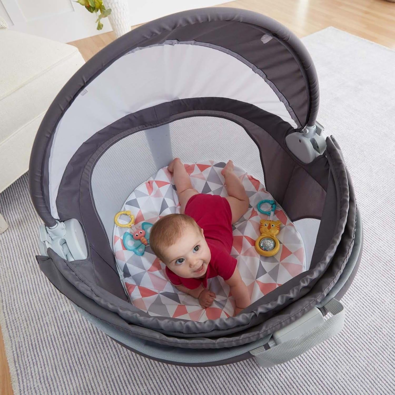 Fisher-Price Portable Bassinet On-The-Go Baby Dome, Travel Play Space with Developmental Newborn Toys & Canopy, Rosy Windmill